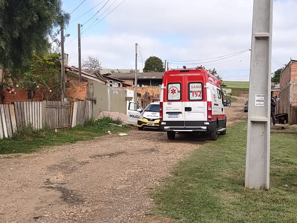 Homem esfaqueia ‘amigo’ no Ouro Verde e depois se entrega à polícia