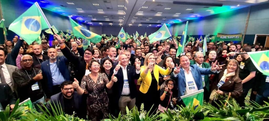 Deputada Aline Sleutjes reúne mais de mil pessoas em evento de pré-candidatura em Curitiba