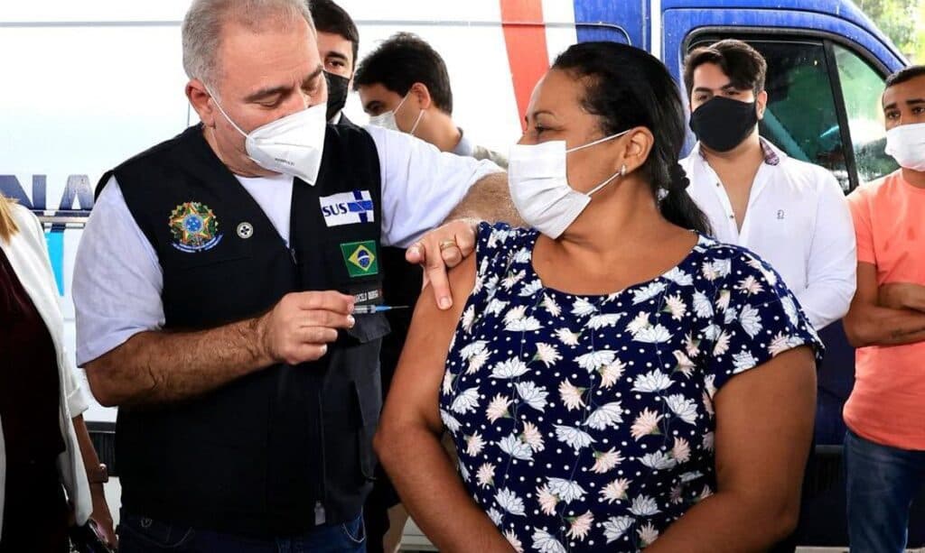 Covid-19: Após erro em vacinação de crianças, ministro pede atenção e cuidado
