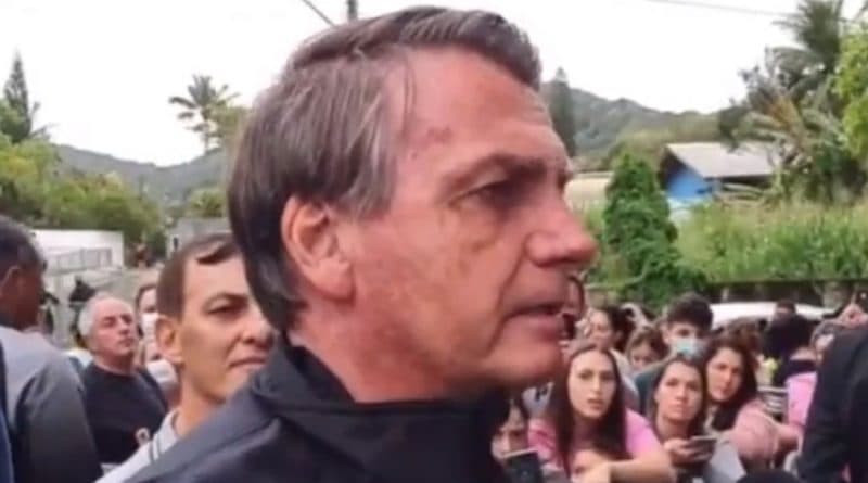 Bolsonaro é barrado em jogo do Santos por não tomar vacina