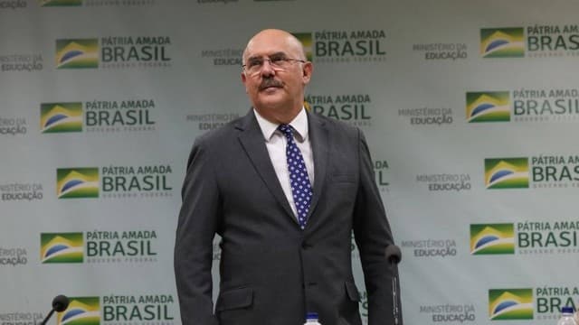 PF abre inquérito para investigar ministro da Educação