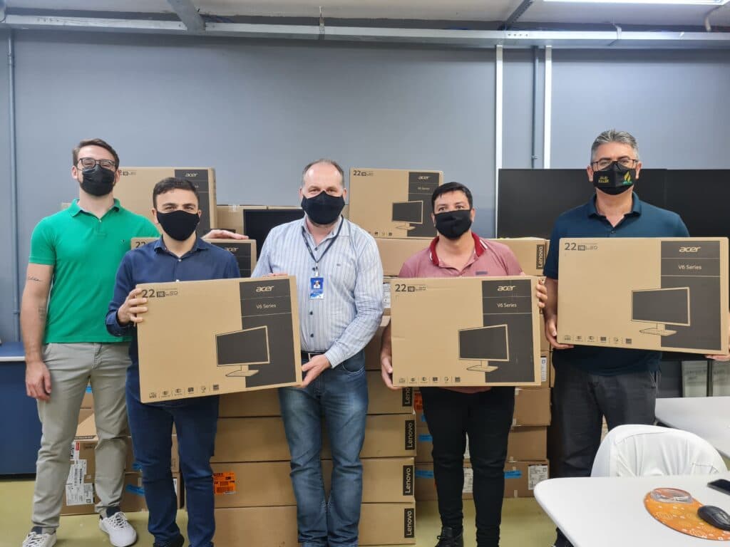Aliel entrega equipamentos e anuncia mais R$ 1 milhão para a Saúde em PG
