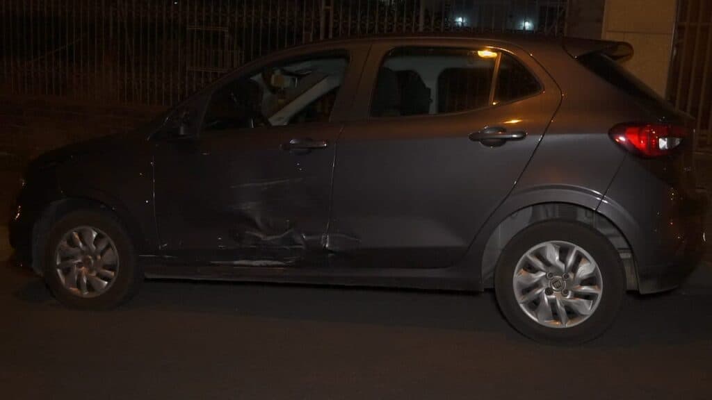 Colisão entre moto e carro deixa vítima em PG