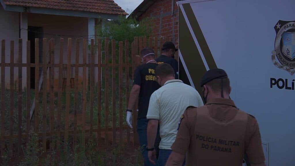 Pai encontra filho morto dentro de casa em PG