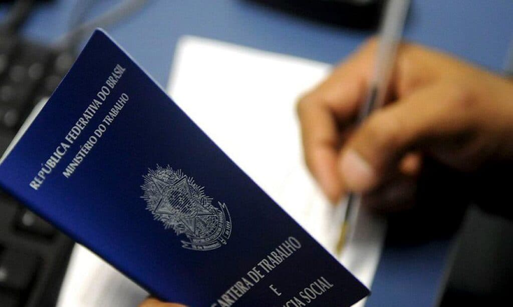 Paraná fecha o primeiro semestre com 90 mil empregos gerados com carteira assinada