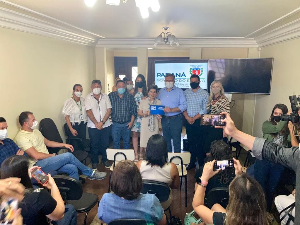 Prefeitura de PG recebe cartões do Programa Comida Boa