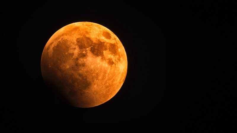 Eclipse lunar mais longo dos últimos 580 anos poderá ser visto amanhã
