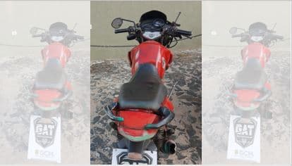 Homem com moto adulterada dirige na contramão e acaba preso em PG