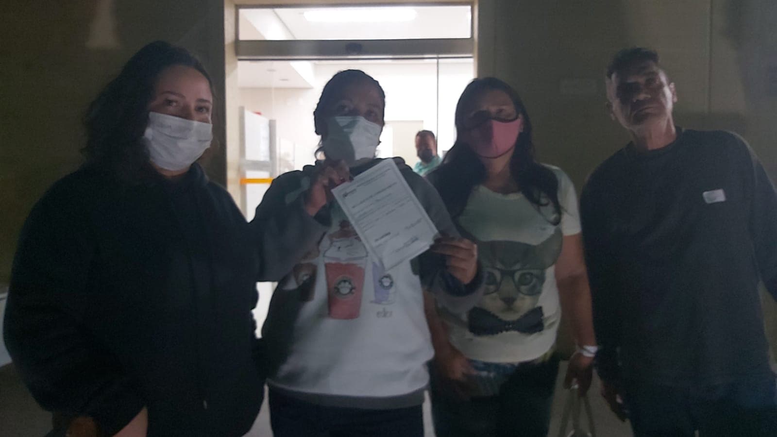 População revoltada protesta contra demora no atendimento na UPA Santana