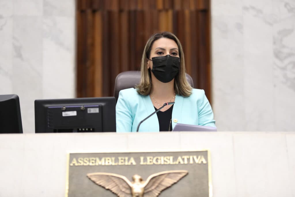 Deputada afirma que acordo com Caminhos do Paraná é de apenas 4 meses