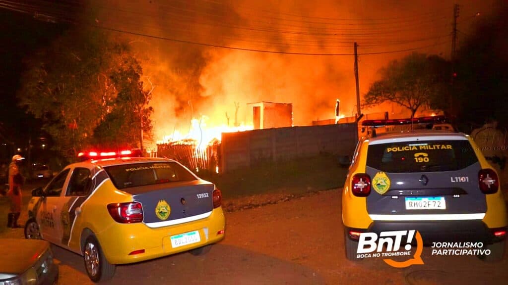 Incêndio destrói quatro residências no Santa Mônica durante a madrugada