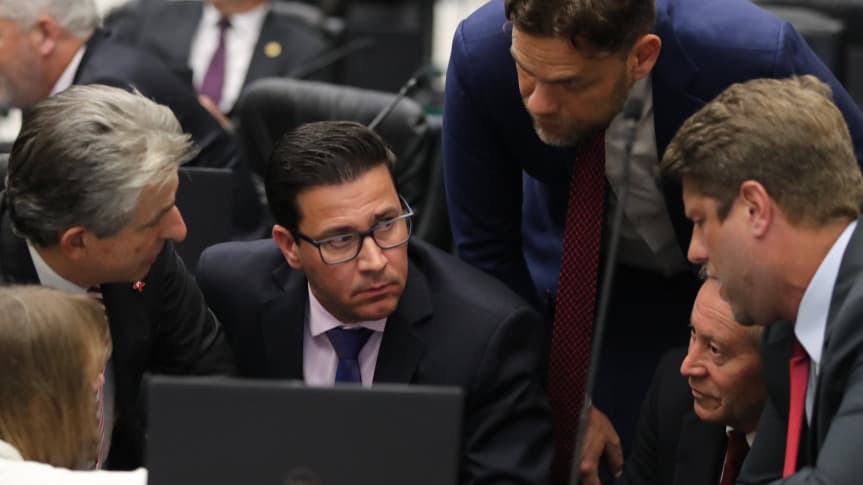 Oposição quer a suspensão da venda da Copel