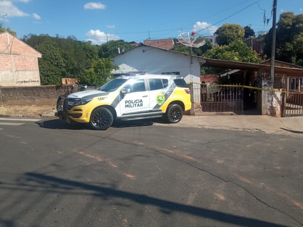 Jovem é morto após apontar a arma contra PMs, em Castro