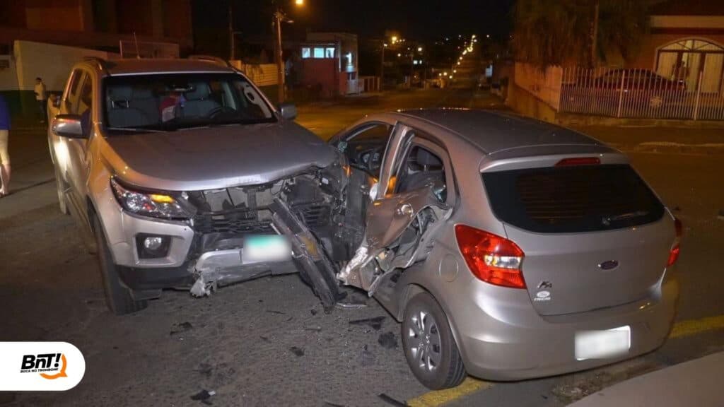Motorista avança preferencial e causa grave colisão em PG