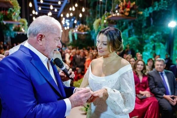 Nova esposa de Lula é ex-professora da UEPG