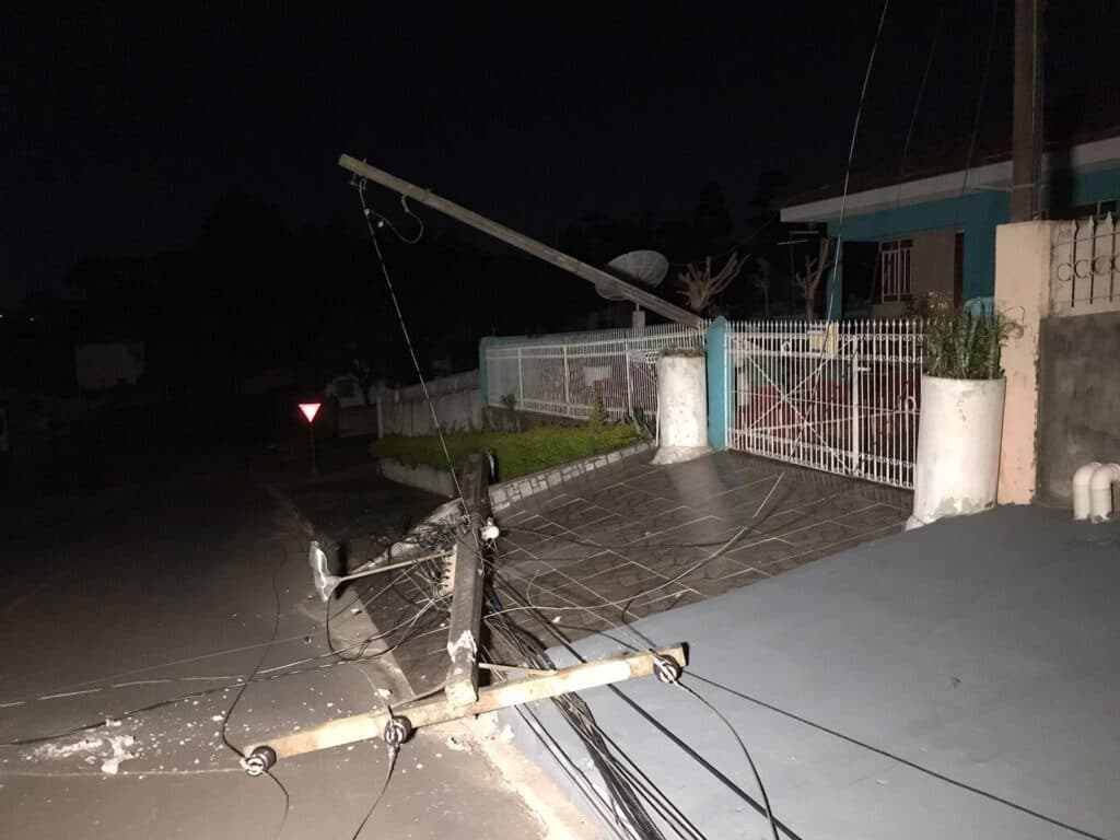 Acidente com caminhão gera grande transtorno para moradores de bairro de PG