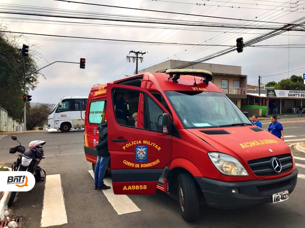 Motociclista não respeita sinalização de obras e causa acidente