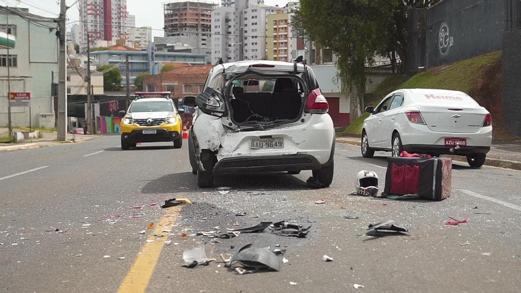 Motociclista fica em estado grave após colisão no Jardim Carvalho