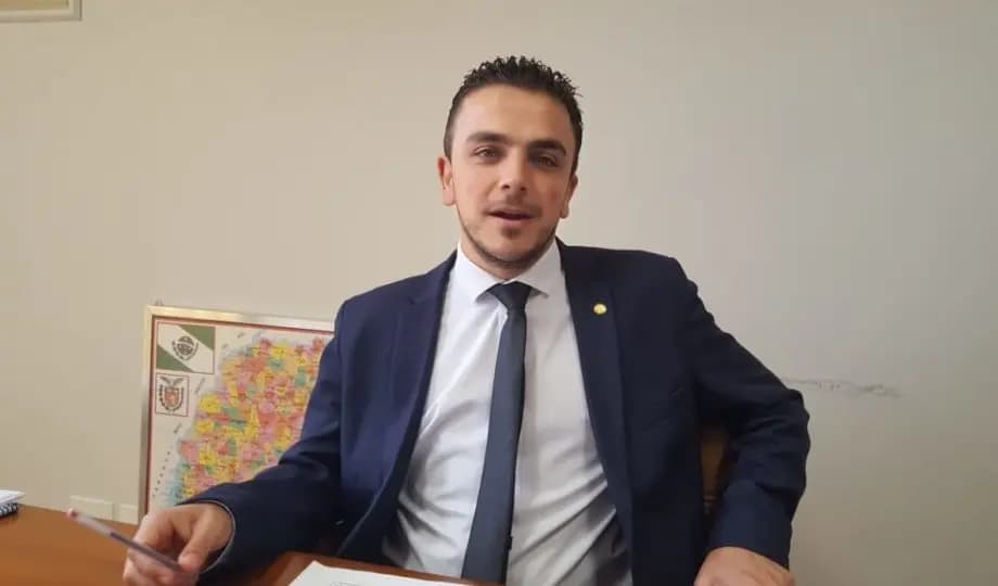 Aliel entrega relatório da Comissão de Ciência e Tecnologia ao presidente do STJ