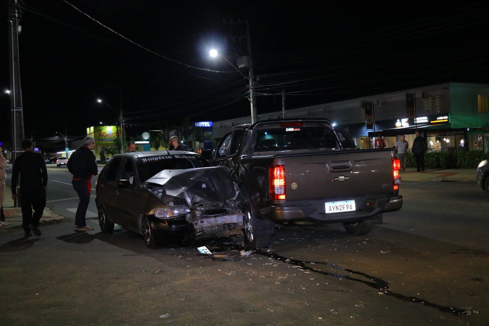 Motorista, com sinais de embriaguez, causa colisão e foge do local em PG