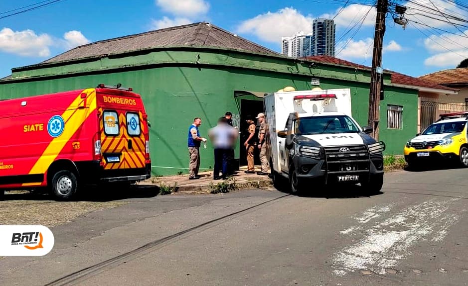 Jovem de 18 anos é encontrado morto dentro de residência em bairro de PG