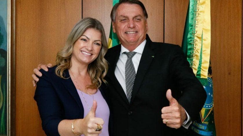 Bolsonaro manda recado ao povo dos Campos Gerais e explica adiamento da visita à região