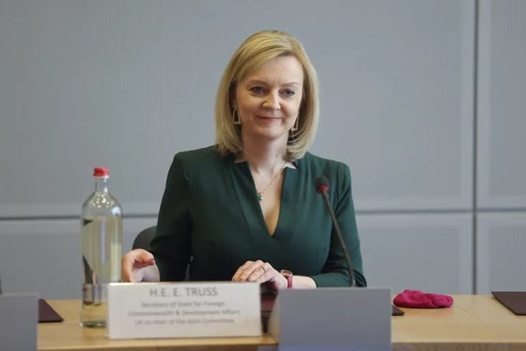 Reino Unido define Liz Truss como nova primeira-ministra