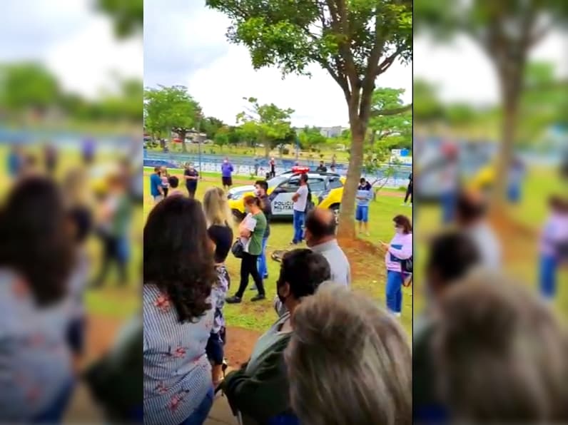 Superlotação e demora gera tumulto em Ponto de vacinação em PG
