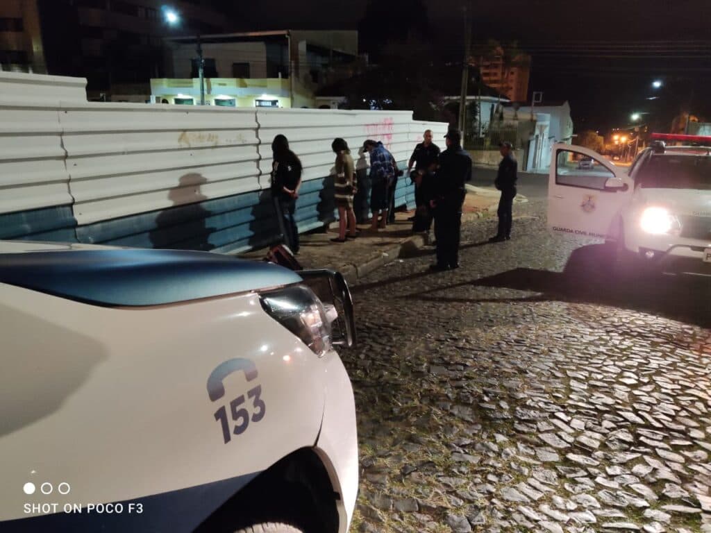 Adolescentes são apreendidos furtando cemitério em PG