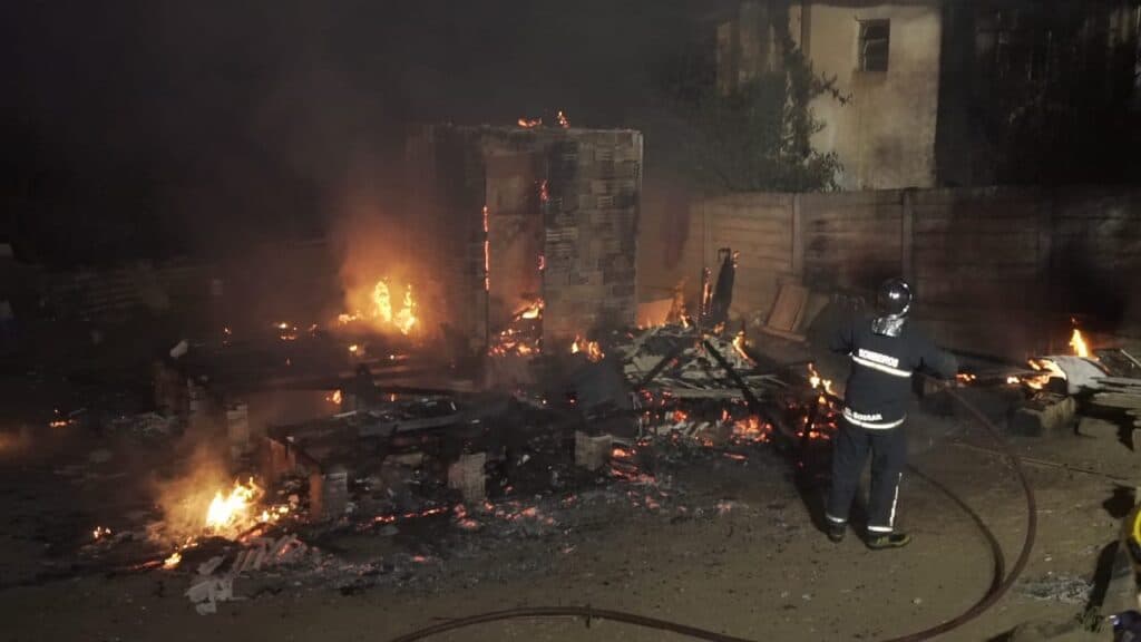 Usuária de drogas pode ser responsável pelo incêndio que destriu residência em Uvaranas