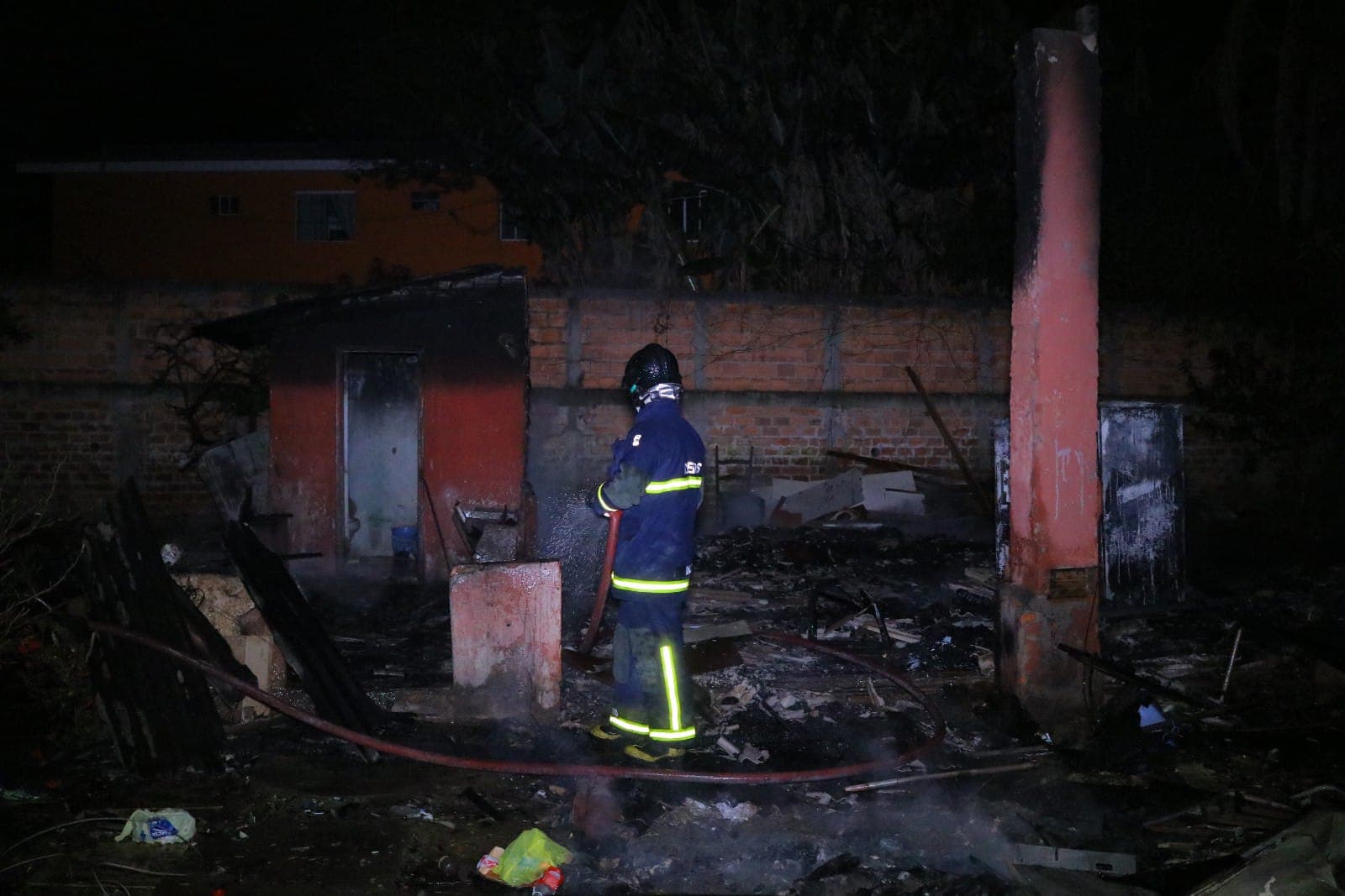 Incêndio destrói residência na Nova Rússia em PG