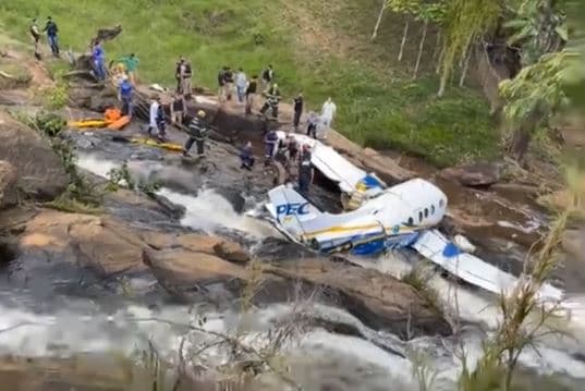 CONFIRMADA: Cantora Marília Mendonça morre em acidente de avião