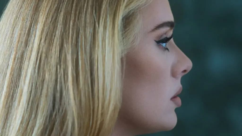 Adele lança música após seis anos sem nada inédito