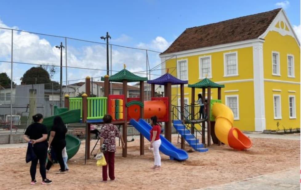 Piraí do Sul instala Playground e faz a alegria das crianças