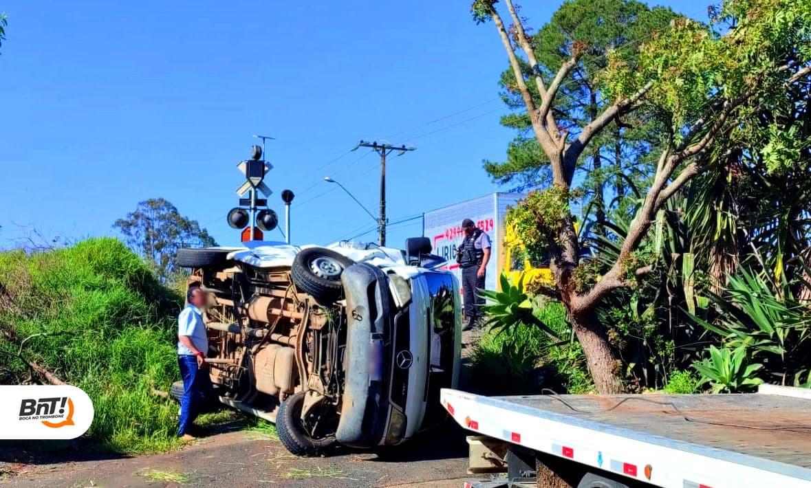 Acidente entre Trem e Van deixa o trânsito lento na Monteiro Lobato