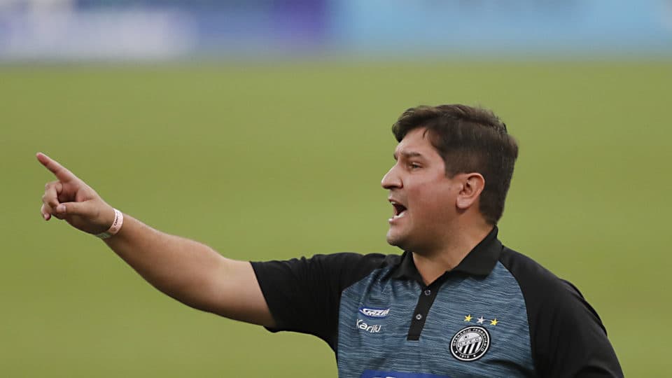 Técnico Matheus Costa é demitido do Operário Ferroviário