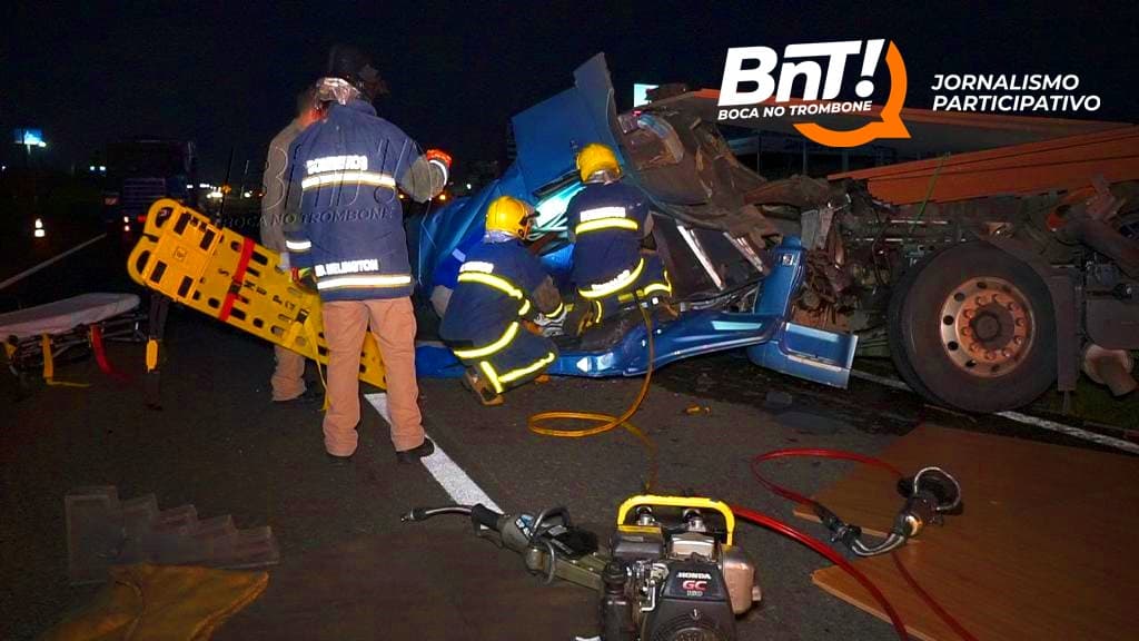 Grave acidente entre caminhões mobiliza equipes do Corpo de Bombeiros