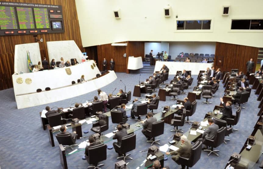 Deputados fazem sessão extraordinária para votar projeto sobre o ICMS