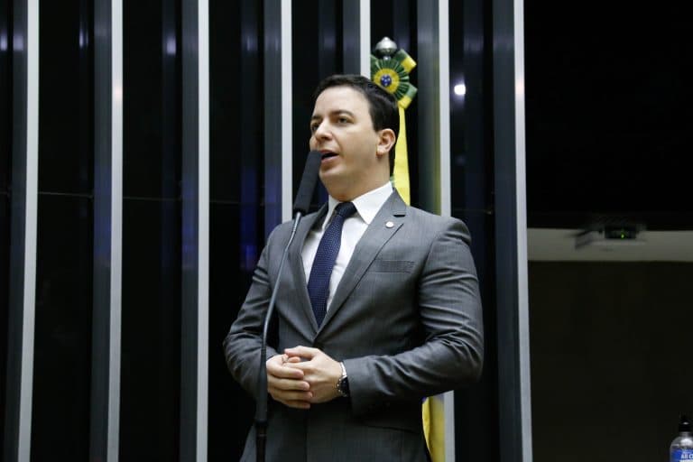 PL inclui motoristas e entregadores de aplicativo no Auxílio Brasil