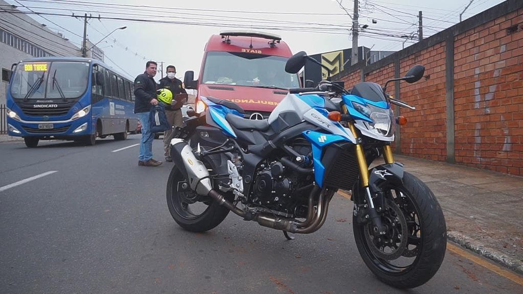 Motociclista fica ferido ao bater na traseira de BMW em Ponta Grossa