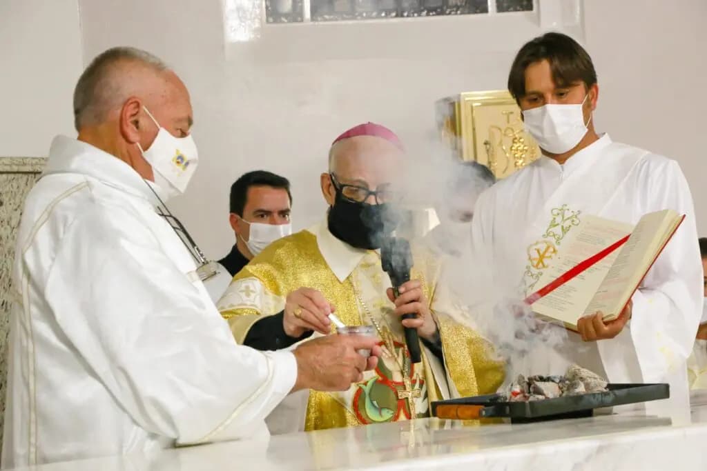 Paróquia festeja centenário com dedicação da igreja
