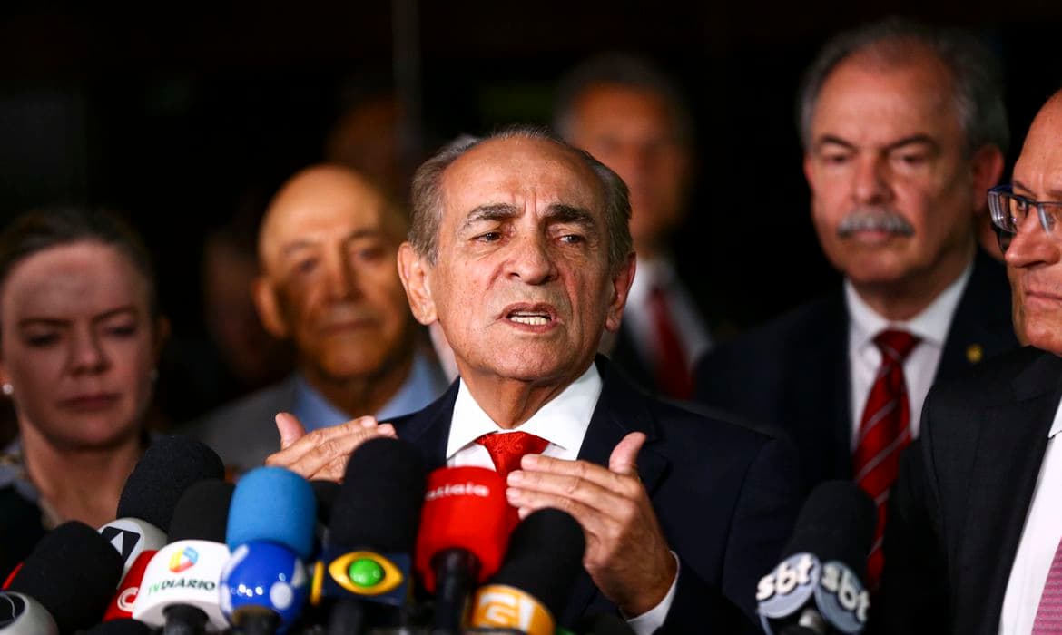 PEC é protocolada e exclui Bolsa Família do teto de gastos por 4 anos