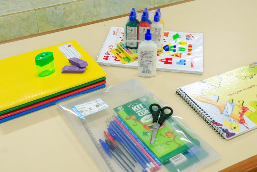 Educação de Tibagi investe quase R$ 270 mil em kits de material escolar