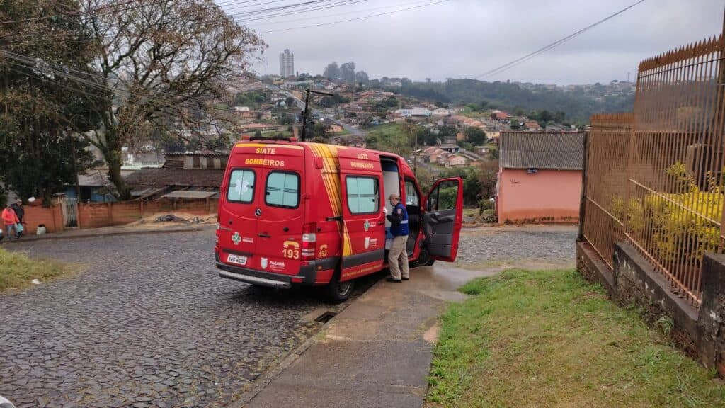 URGENTE: Homem é esfaqueado na Coronel Cláudio em Ponta Grossa