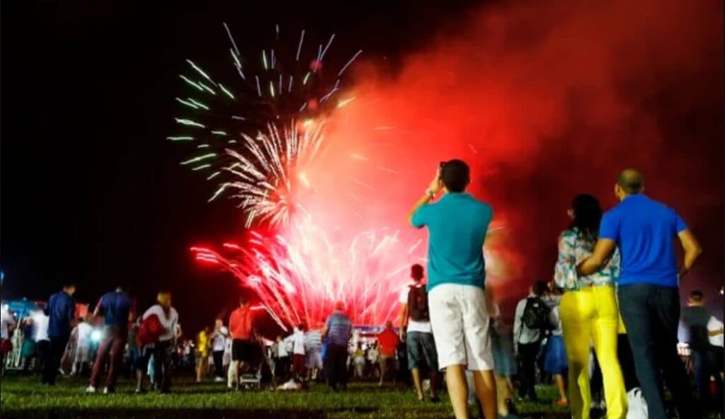Pandemia restringe festas de réveillon