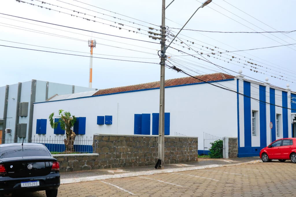 Tibagi realiza a substituição do telhado da Casa da Cultura