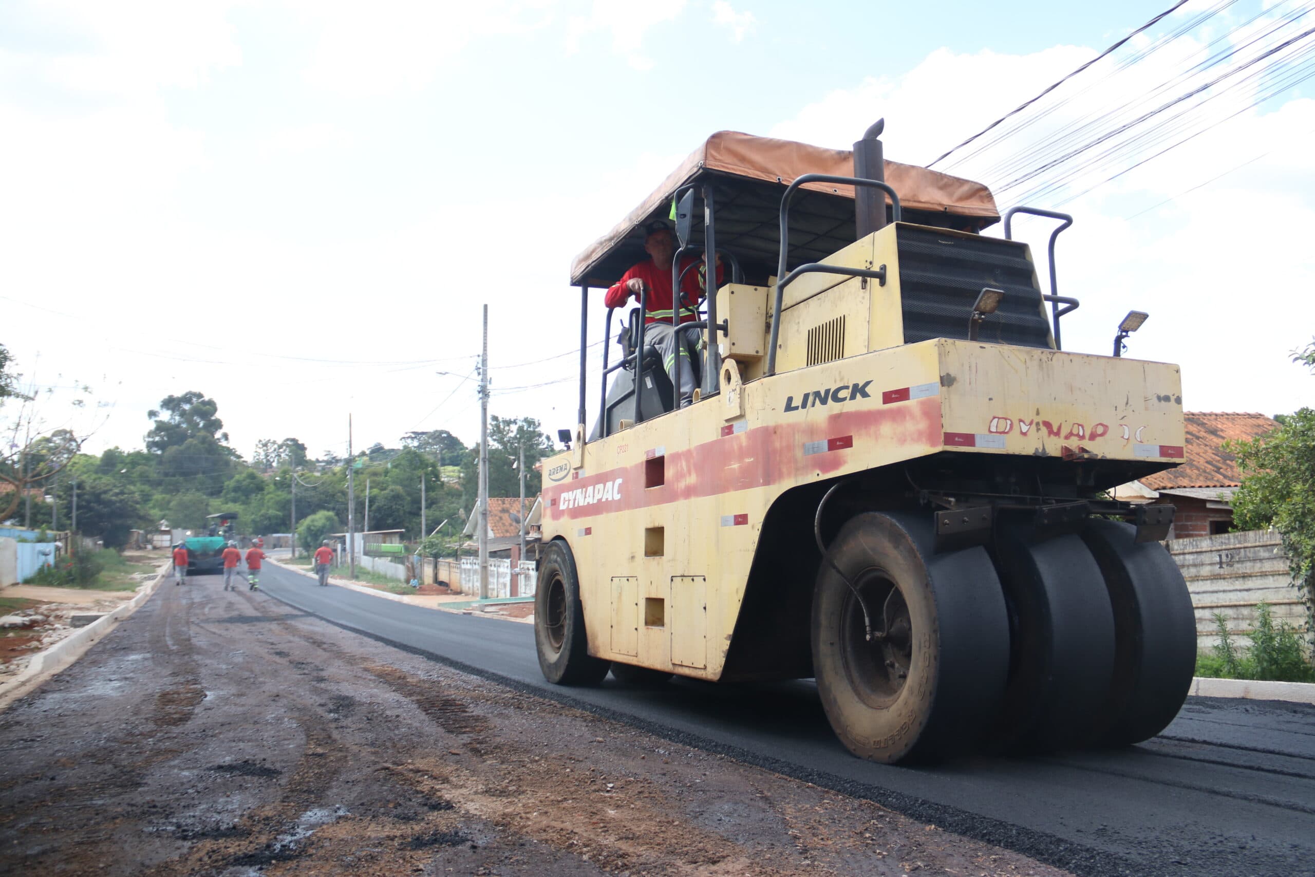 Ruas do Parque dos Sabiás começam a receber asfalto novo