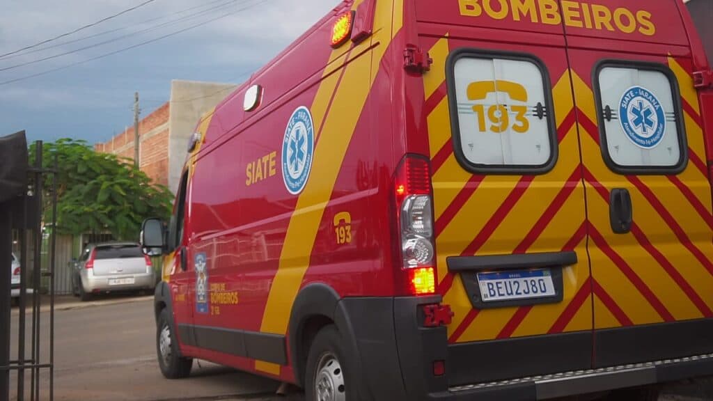 Rapaz é prensado contra a parede enquanto trabalhava em PG