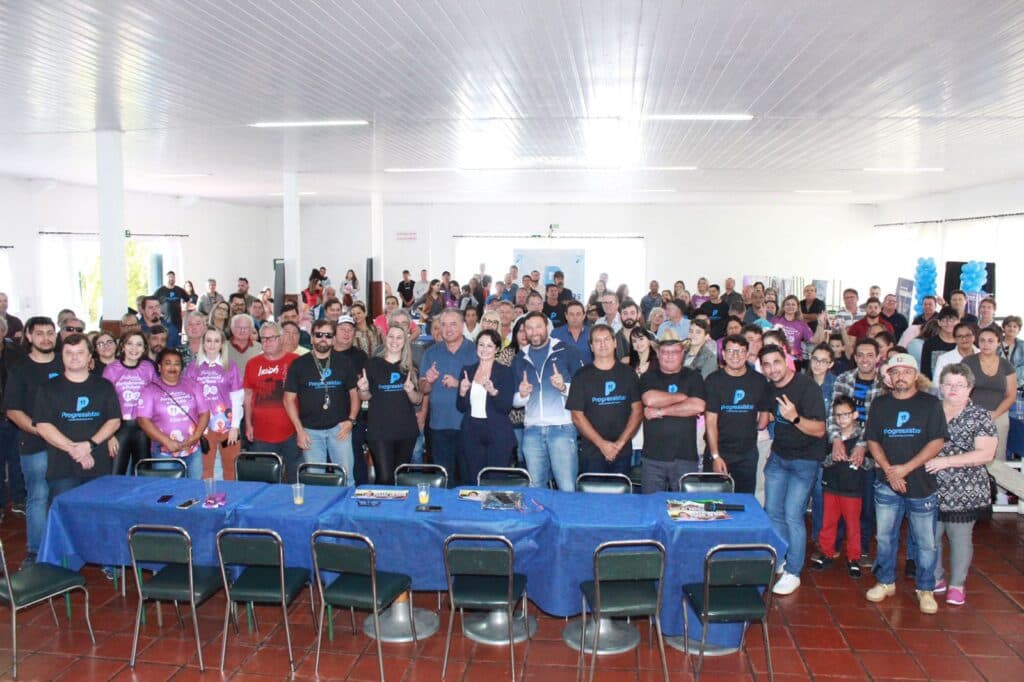 Keyla Ávila participa de evento com caminhoneiros nos Campos Gerais