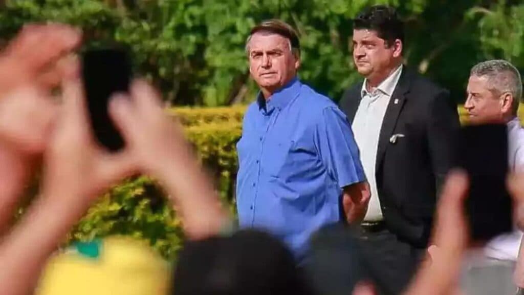 “As Forças Armadas devem lealdade” afirma Bolsonaro para apoiadores